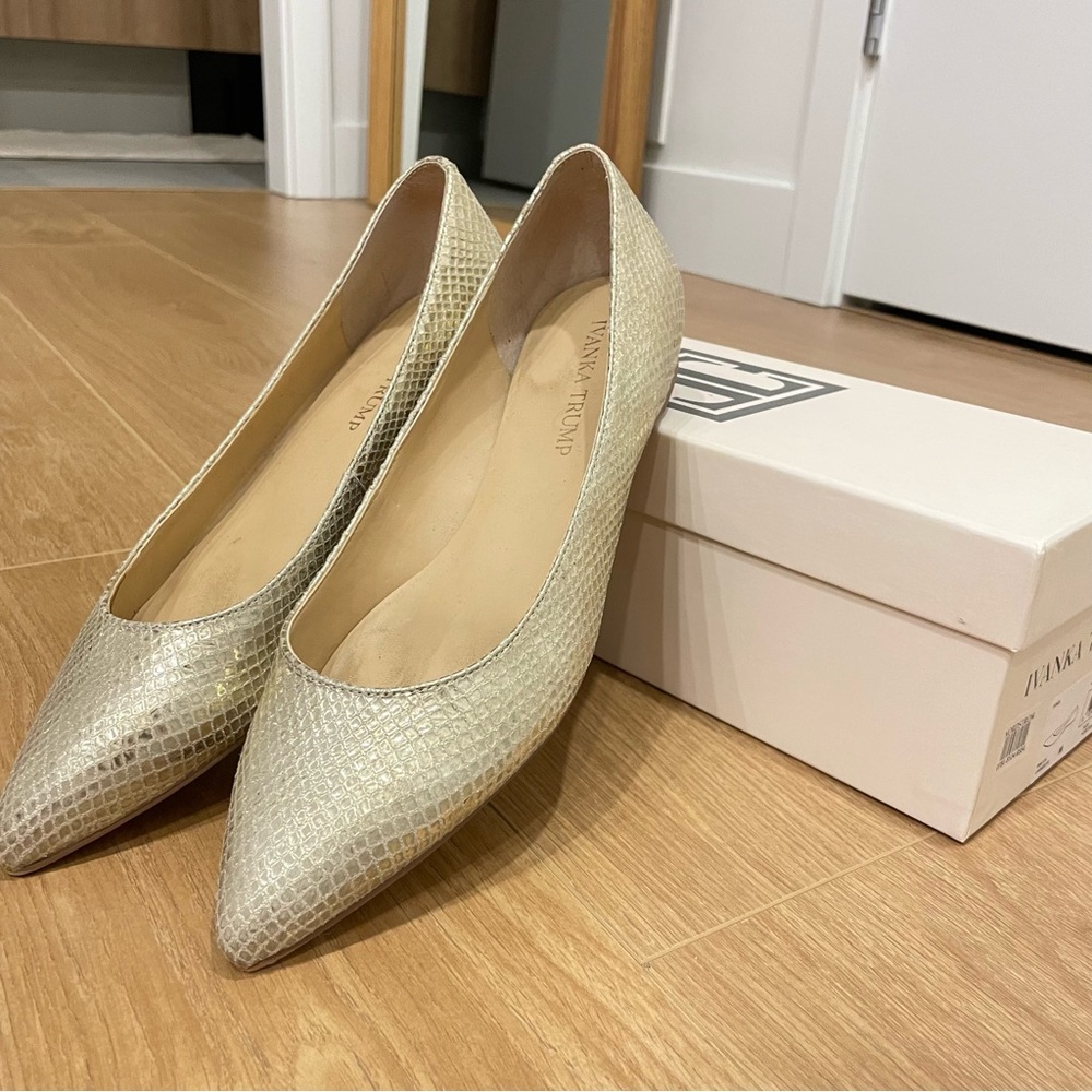 Ivanka Trump ItChic4 Metallic Snakeskin Pointed Flats
